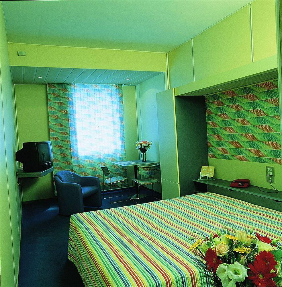 Hotel Victor Bari Zimmer foto